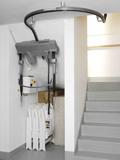 Association monte-escalier in Paris und Norddeutschland liefert alle Arten von Treppenlifen Sitzliften Plattformliften Behindertenaufzug Plateforme verticale Hebebühne