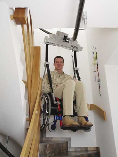 Association monte-escalier in Paris und Norddeutschland liefert alle Arten von Treppenlifen Sitzliften Plattformliften Behindertenaufzug Plateforme verticale Hebebühne